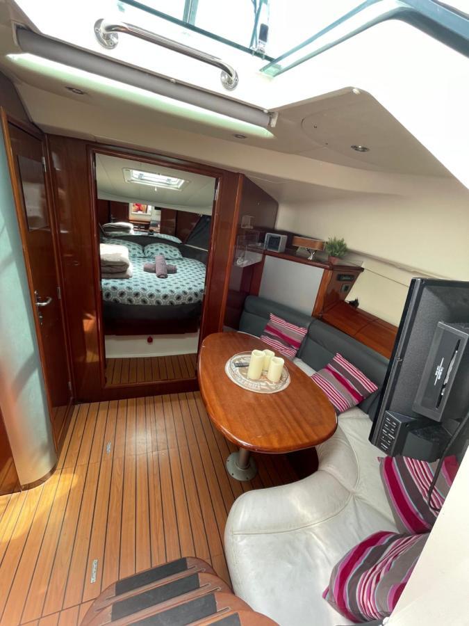 Une Nuit Sur Un Bateau Linge & Menage Inclus ลาโรแชล ภายนอก รูปภาพ